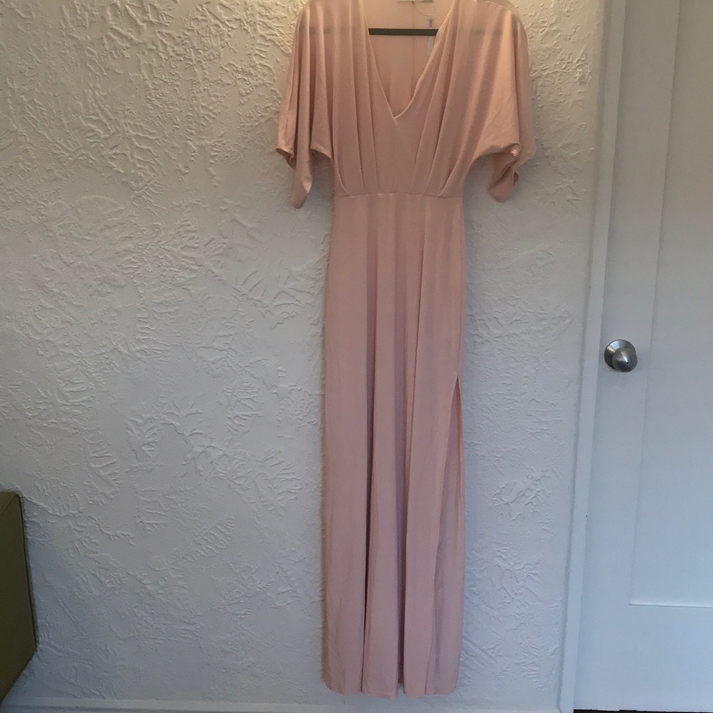 Blush v neck with a slit
